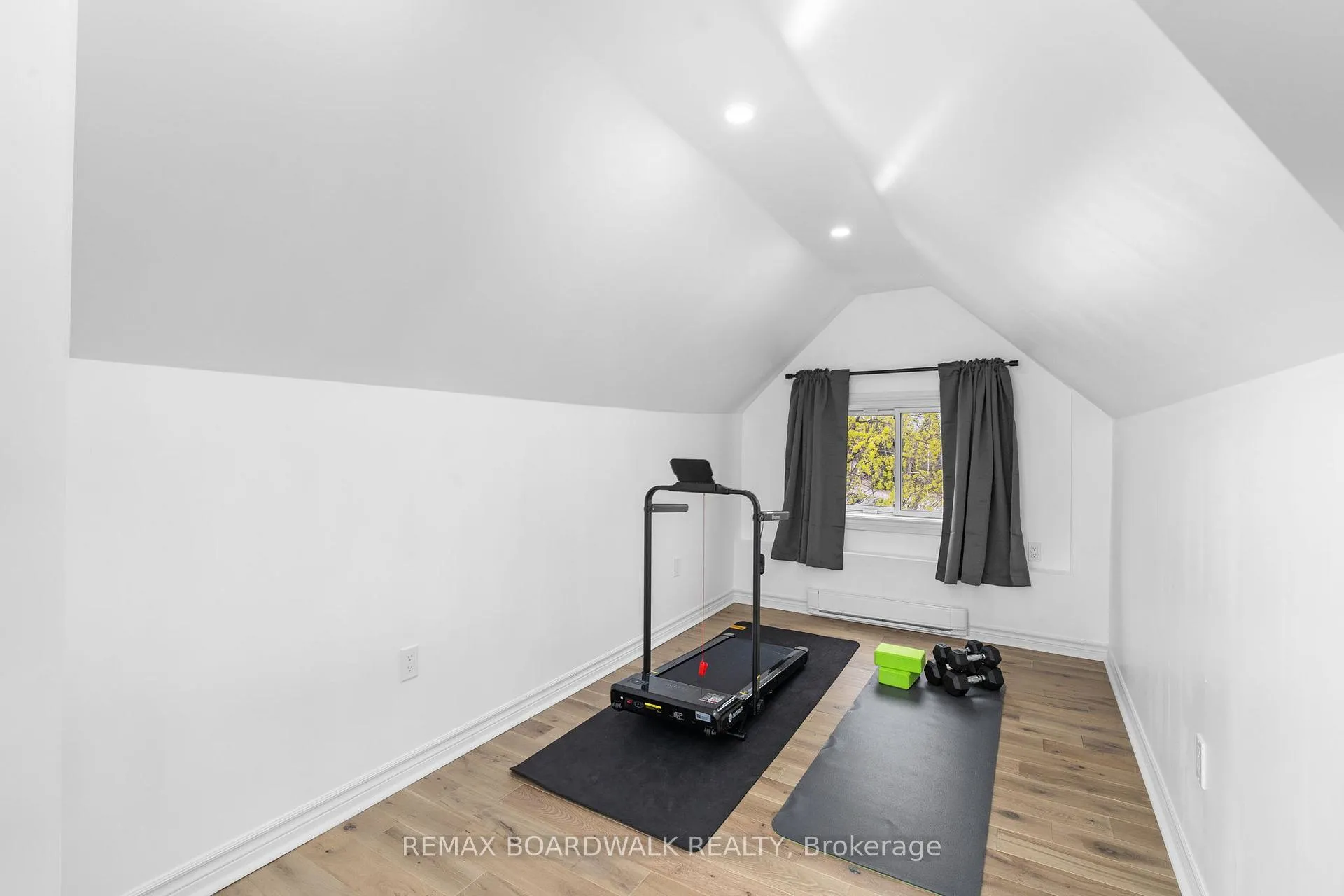 Photo 32 of 45 Drummond Street W, Perth — HOMEH