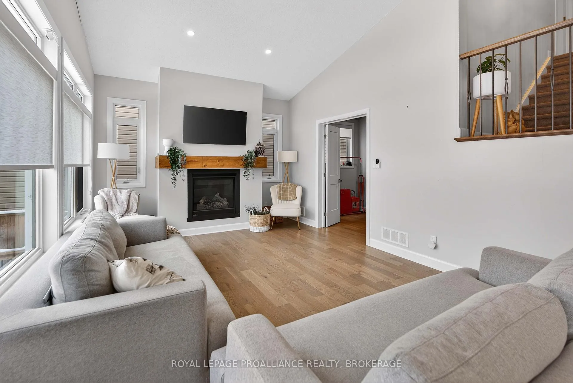Photo 13 of 680 Halloway Drive, Kingston, Kingston East (Incl Barret Crt) — HOMEH