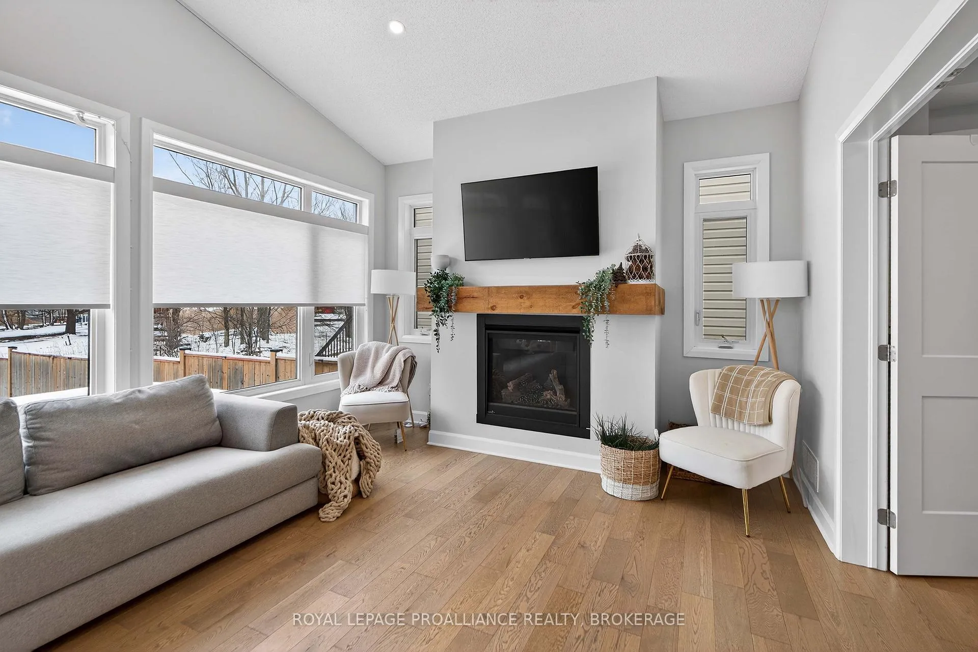 Photo 15 of 680 Halloway Drive, Kingston, Kingston East (Incl Barret Crt) — HOMEH