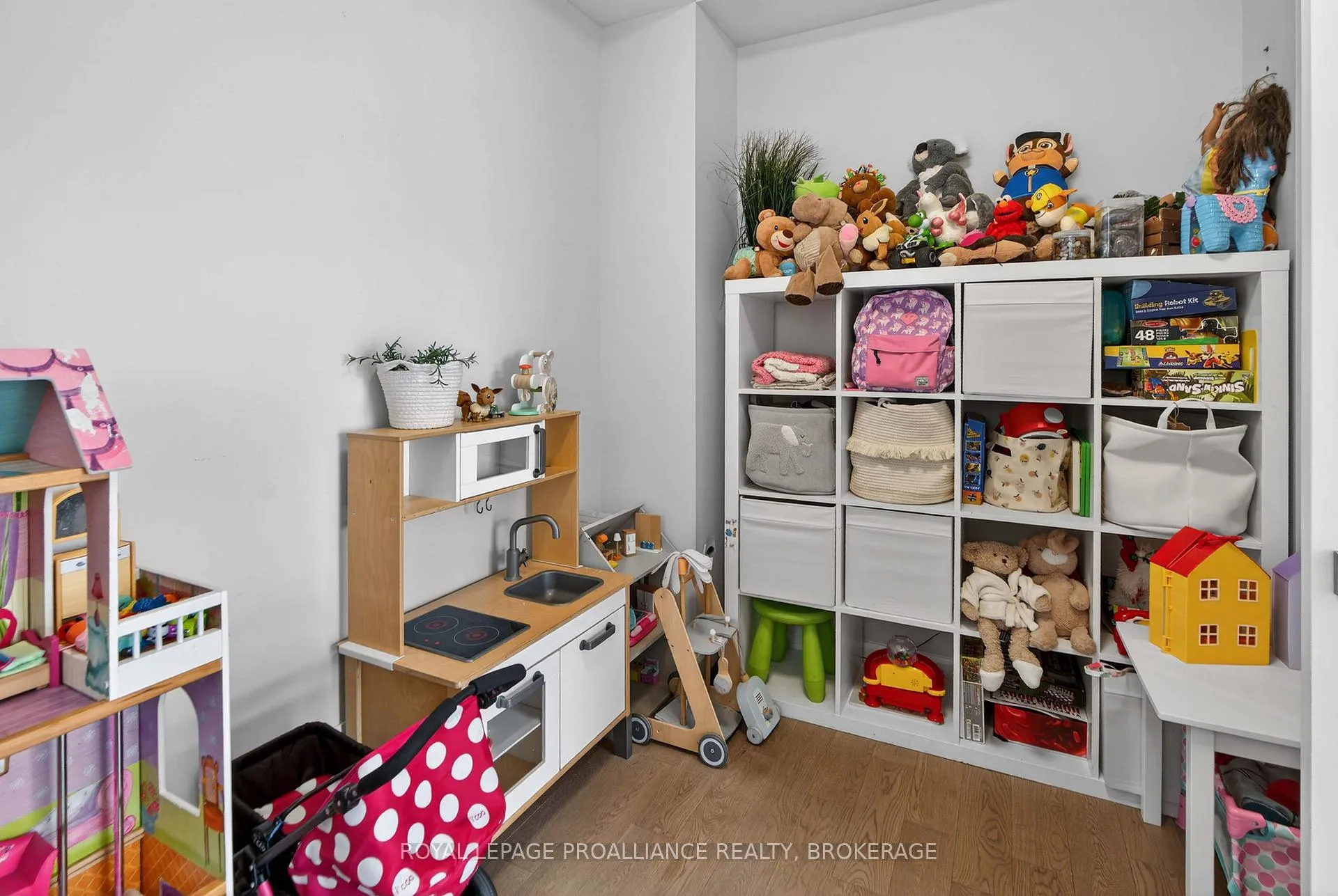 Photo 17 of 680 Halloway Drive, Kingston, Kingston East (Incl Barret Crt) — HOMEH