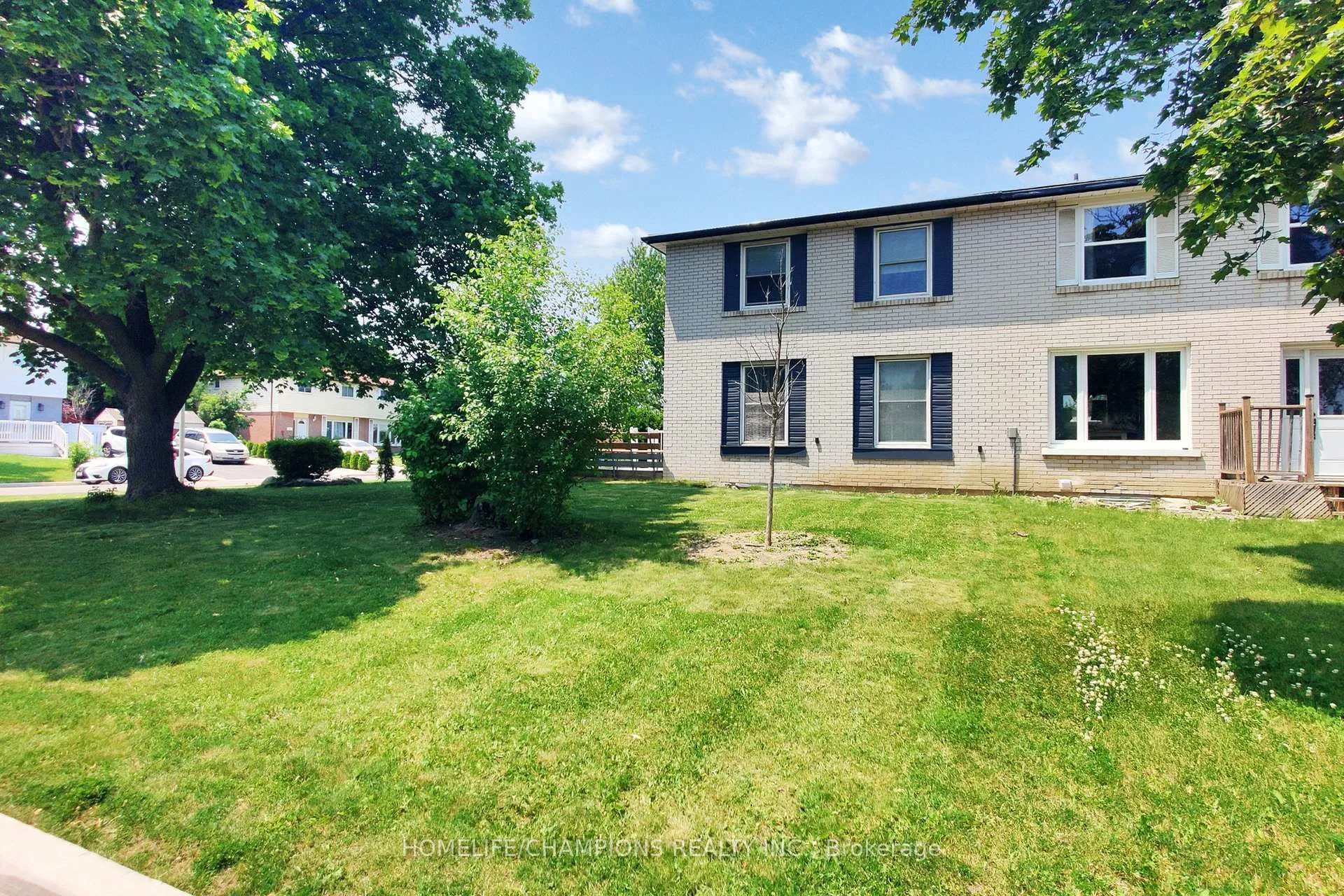 Photo 5 of 4 Flamingo Crescent, Brampton, Southgate — HOMEH