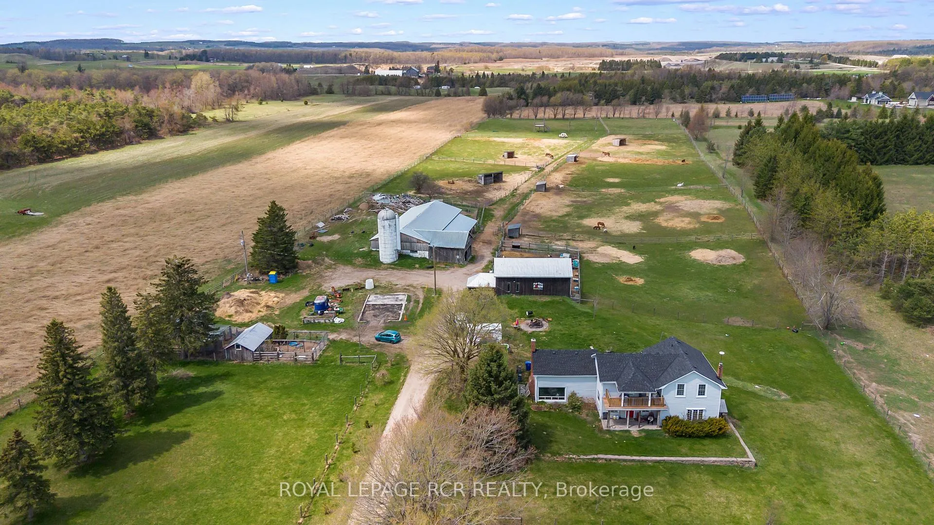 Photo 2 of 487233 30 Side Road, Mono, Rural Mono — HOMEH