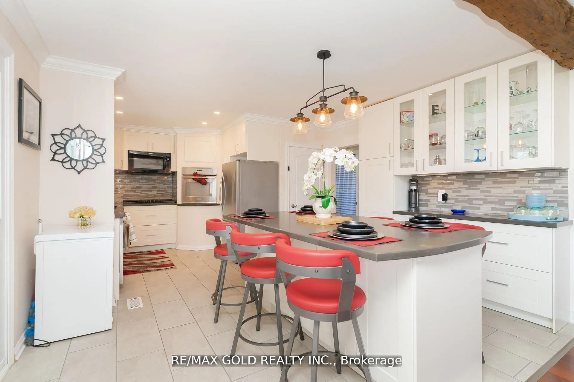 Photo 12 of 9 Ashwood Crescent, Brampton, Avondale — HOMEH