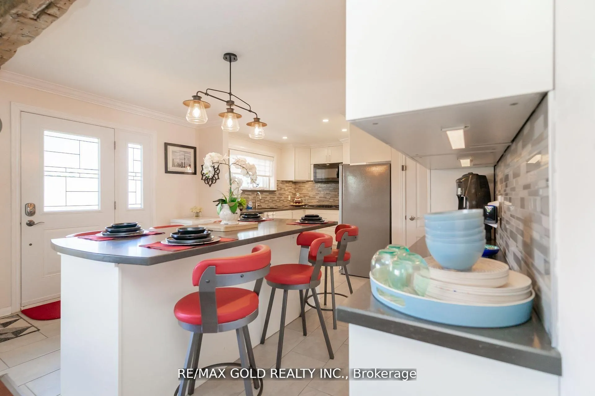 Photo 13 of 9 Ashwood Crescent, Brampton, Avondale — HOMEH