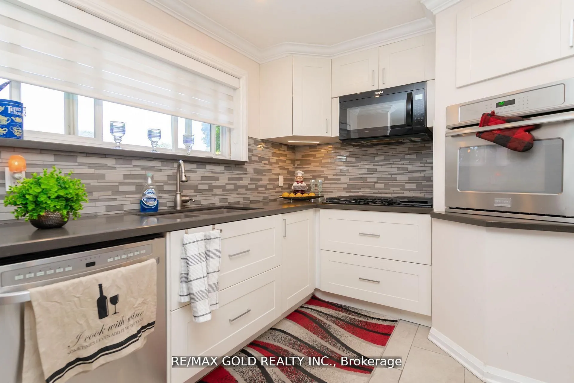 Photo 15 of 9 Ashwood Crescent, Brampton, Avondale — HOMEH