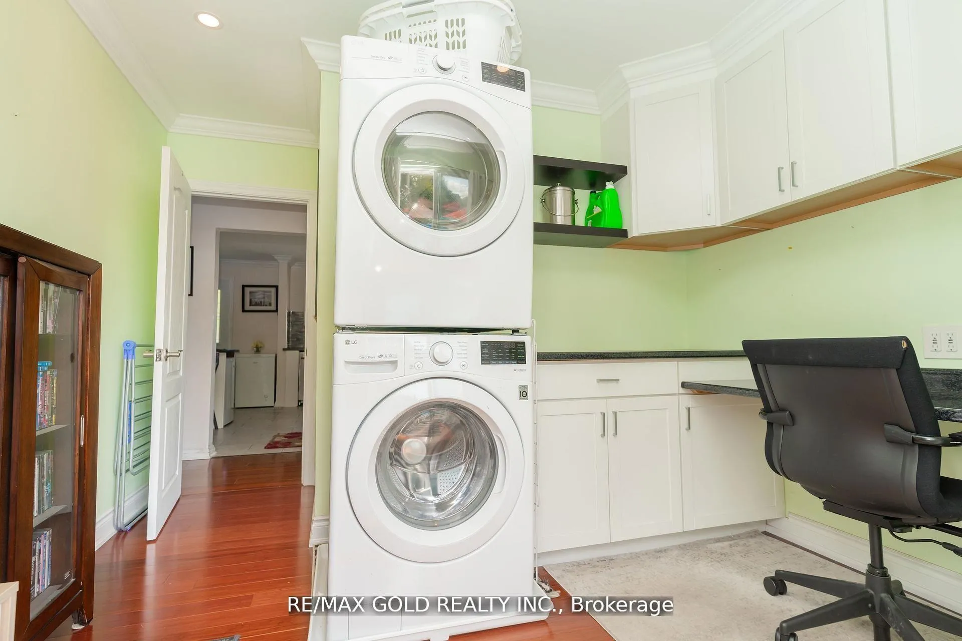 Photo 23 of 9 Ashwood Crescent, Brampton, Avondale — HOMEH