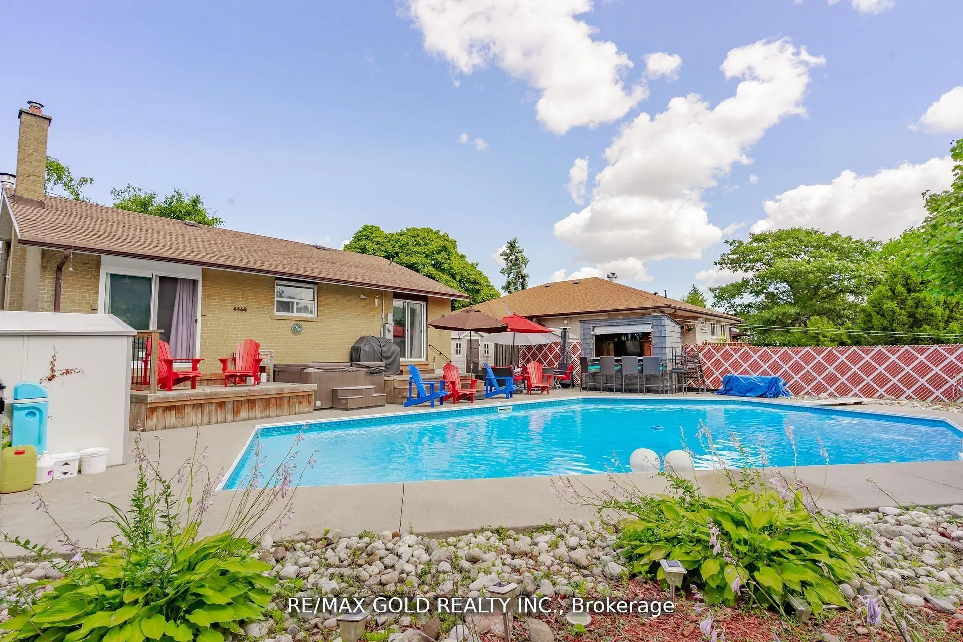 Photo 42 of 9 Ashwood Crescent, Brampton, Avondale — HOMEH