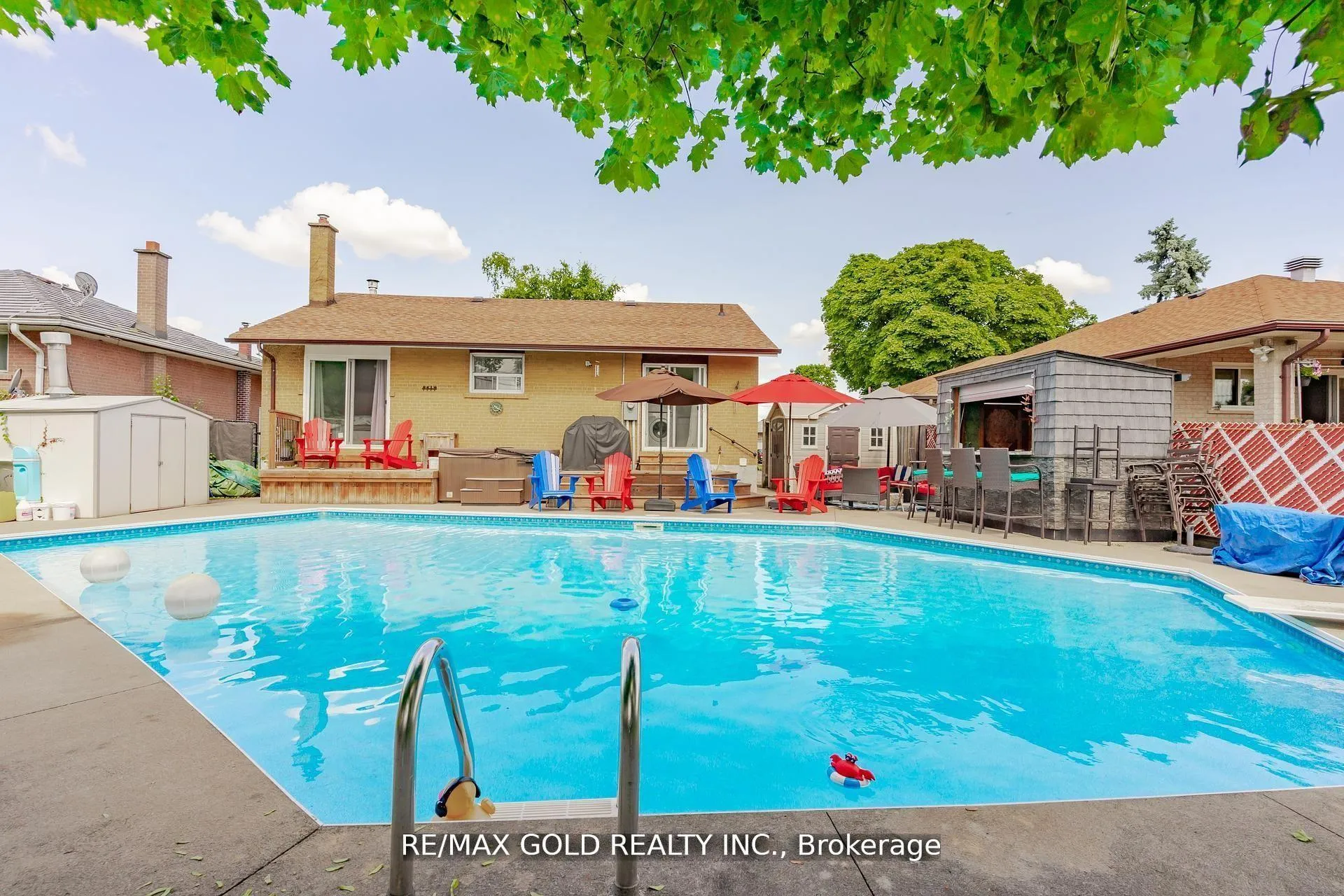 Photo 44 of 9 Ashwood Crescent, Brampton, Avondale — HOMEH