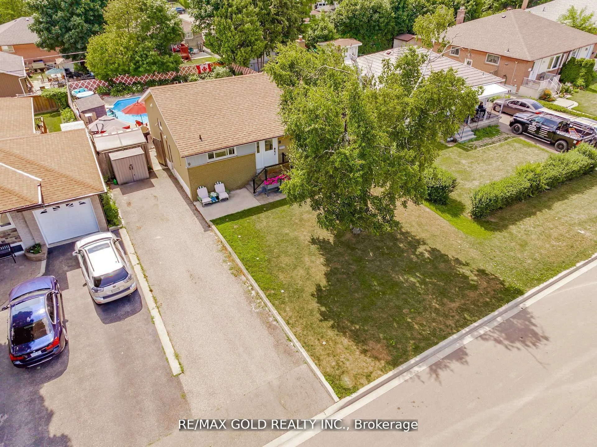 Photo 49 of 9 Ashwood Crescent, Brampton, Avondale — HOMEH