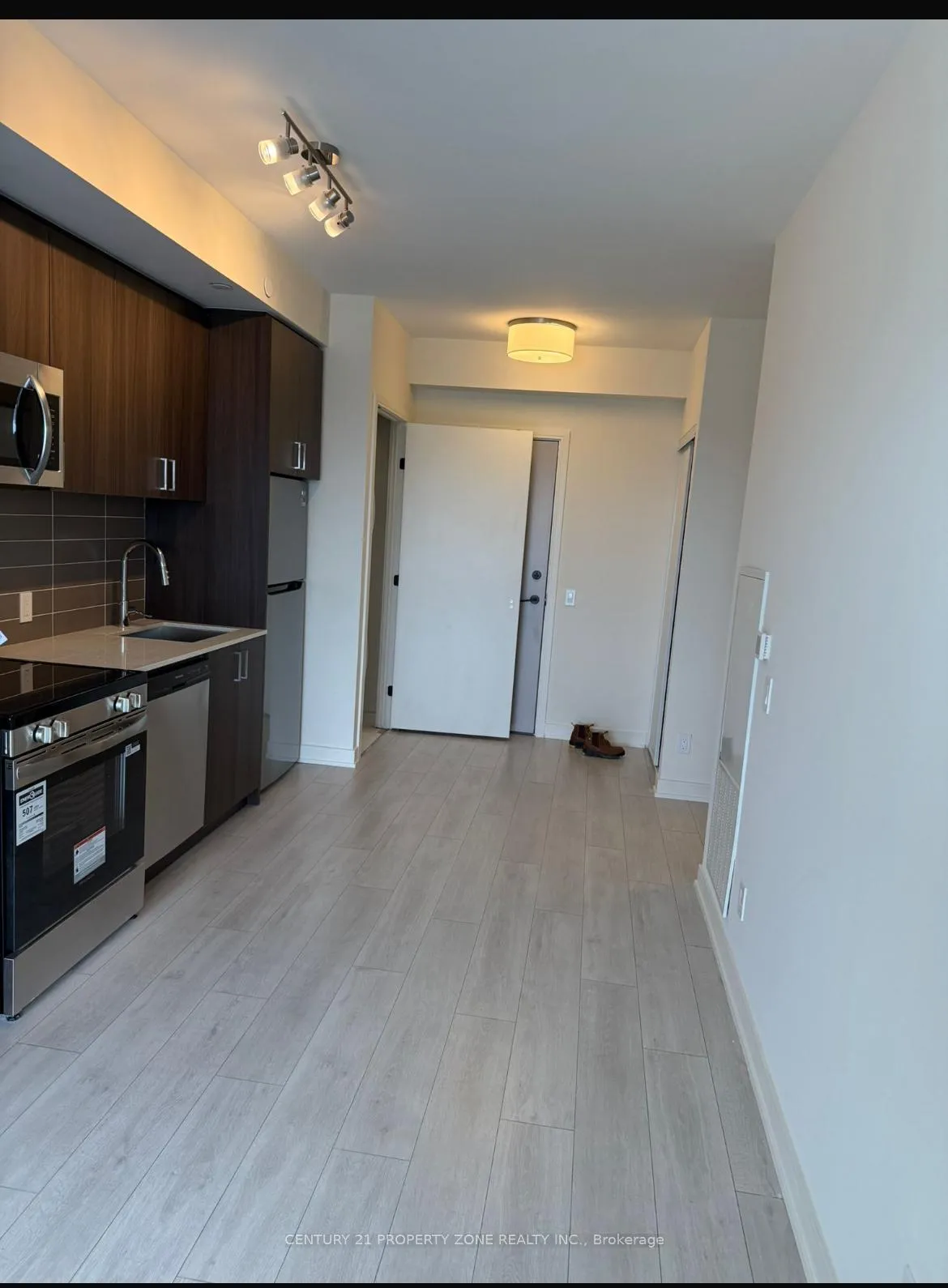 Photo 5 of Unit 806, 8020 Derry Road W, Milton, Coates — HOMEH