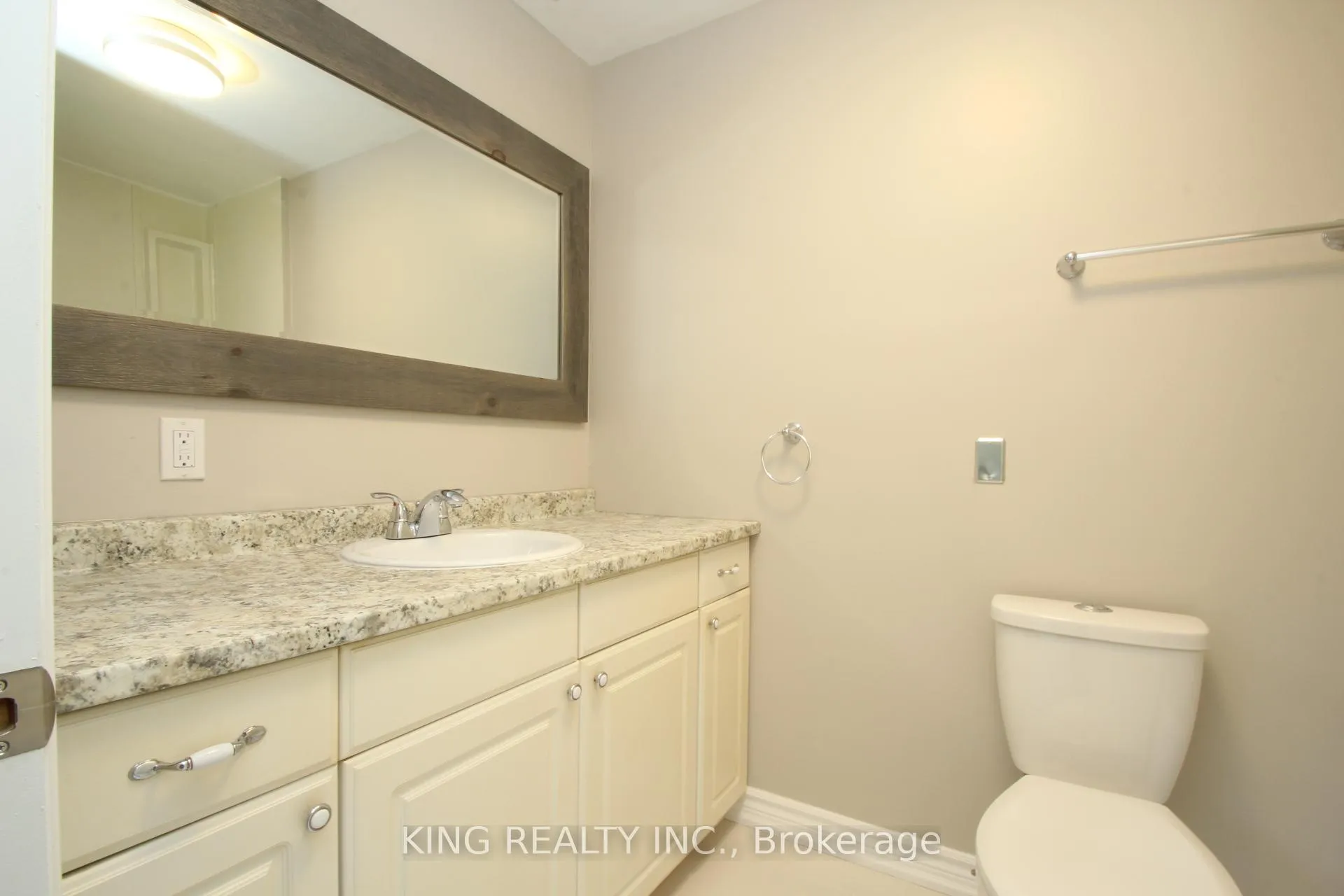 Photo 10 of Unit 2, 21020 Dalton Road, Georgina, Sutton & Jackson's Point — HOMEH