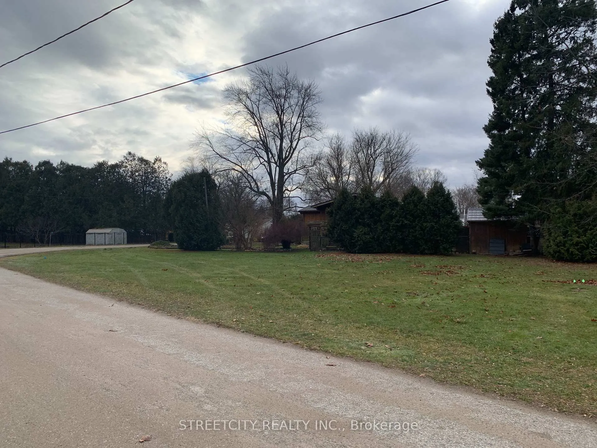 Photo 2 of 124 Wellington Street, Southwest Middlesex, Wardsville — HOMEH