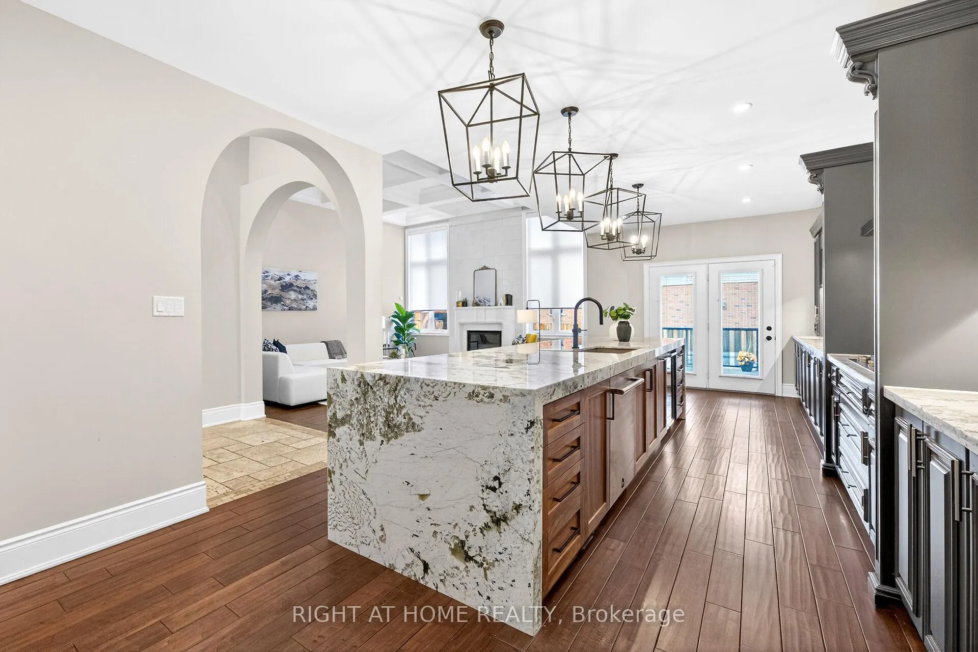 Photo 12 of 775 King Road, Burlington, LaSalle — HOMEH