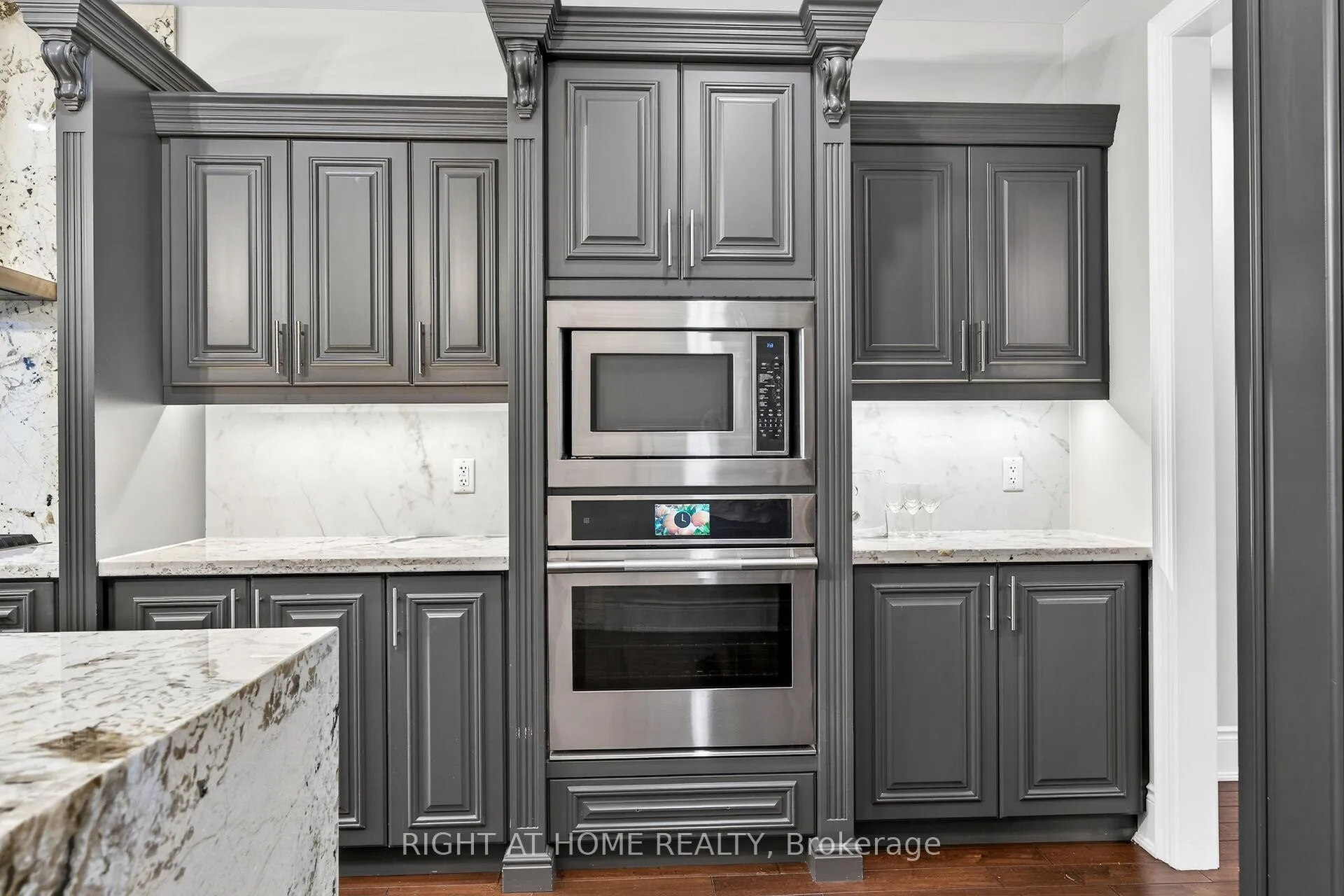 Photo 15 of 775 King Road, Burlington, LaSalle — HOMEH