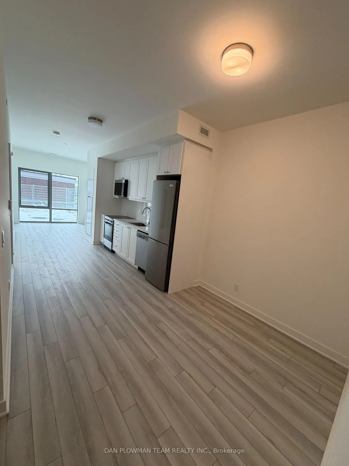 Photo 3 of Unit 103, 51 Clarington Boulevard, Clarington, Bowmanville — HOMEH