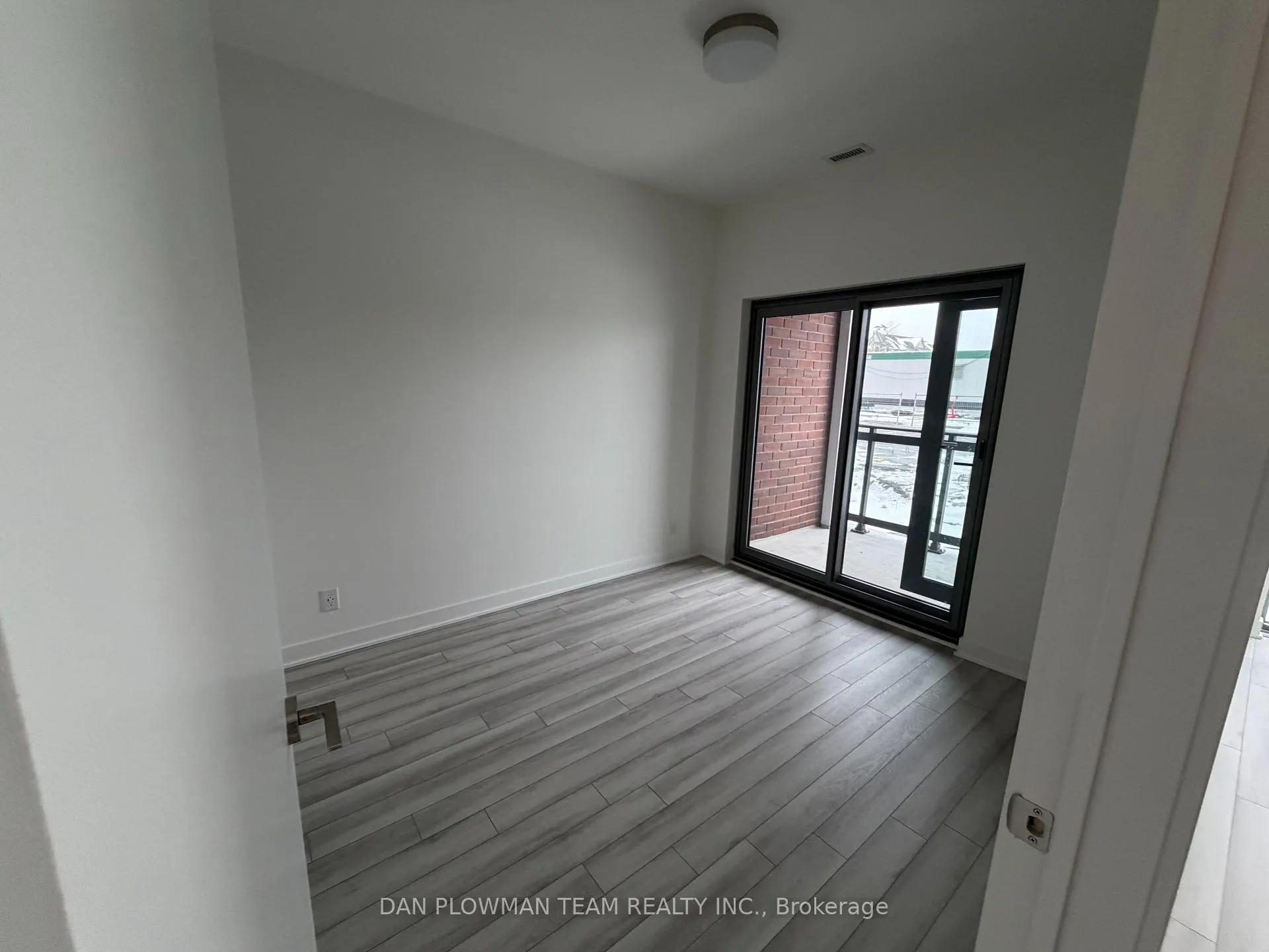 Photo 4 of Unit 103, 51 Clarington Boulevard, Clarington, Bowmanville — HOMEH