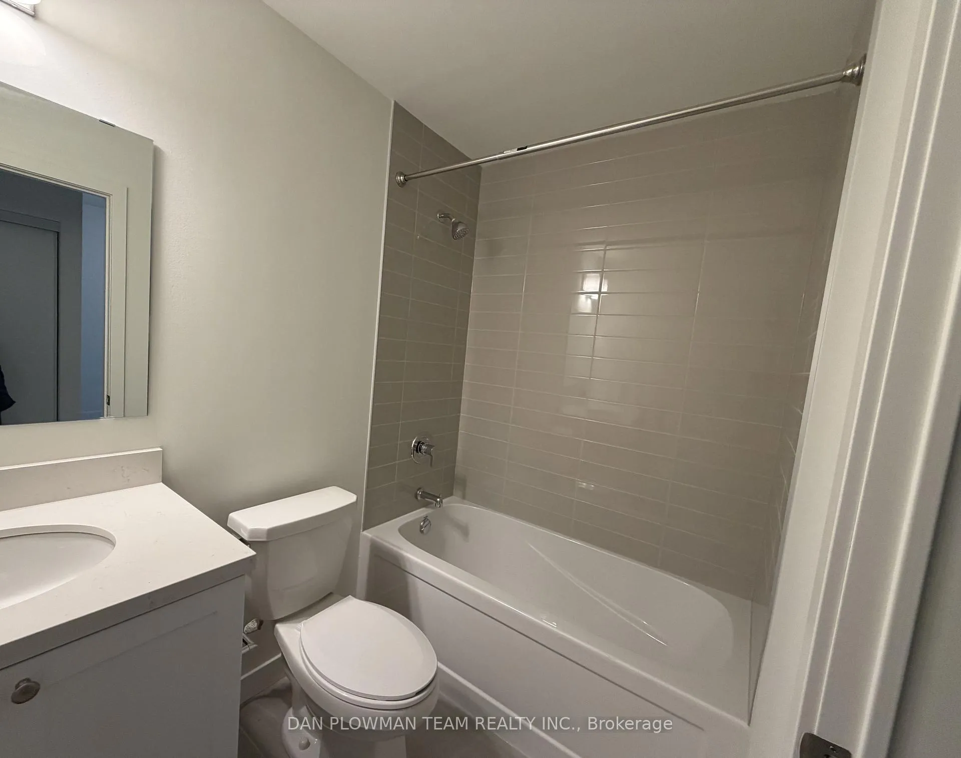 Photo 9 of Unit 103, 51 Clarington Boulevard, Clarington, Bowmanville — HOMEH