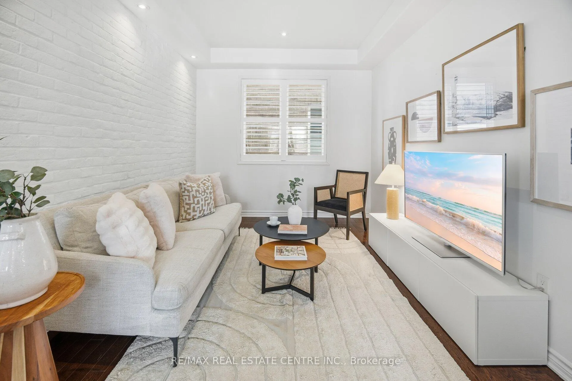 Photo 10 of 700 Gervais Terrace, Milton, Coates — HOMEH