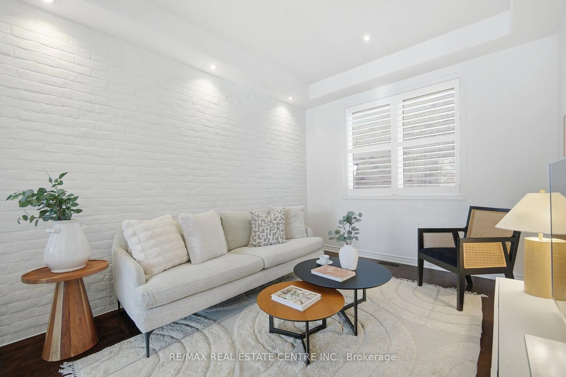 Photo 12 of 700 Gervais Terrace, Milton, Coates — HOMEH