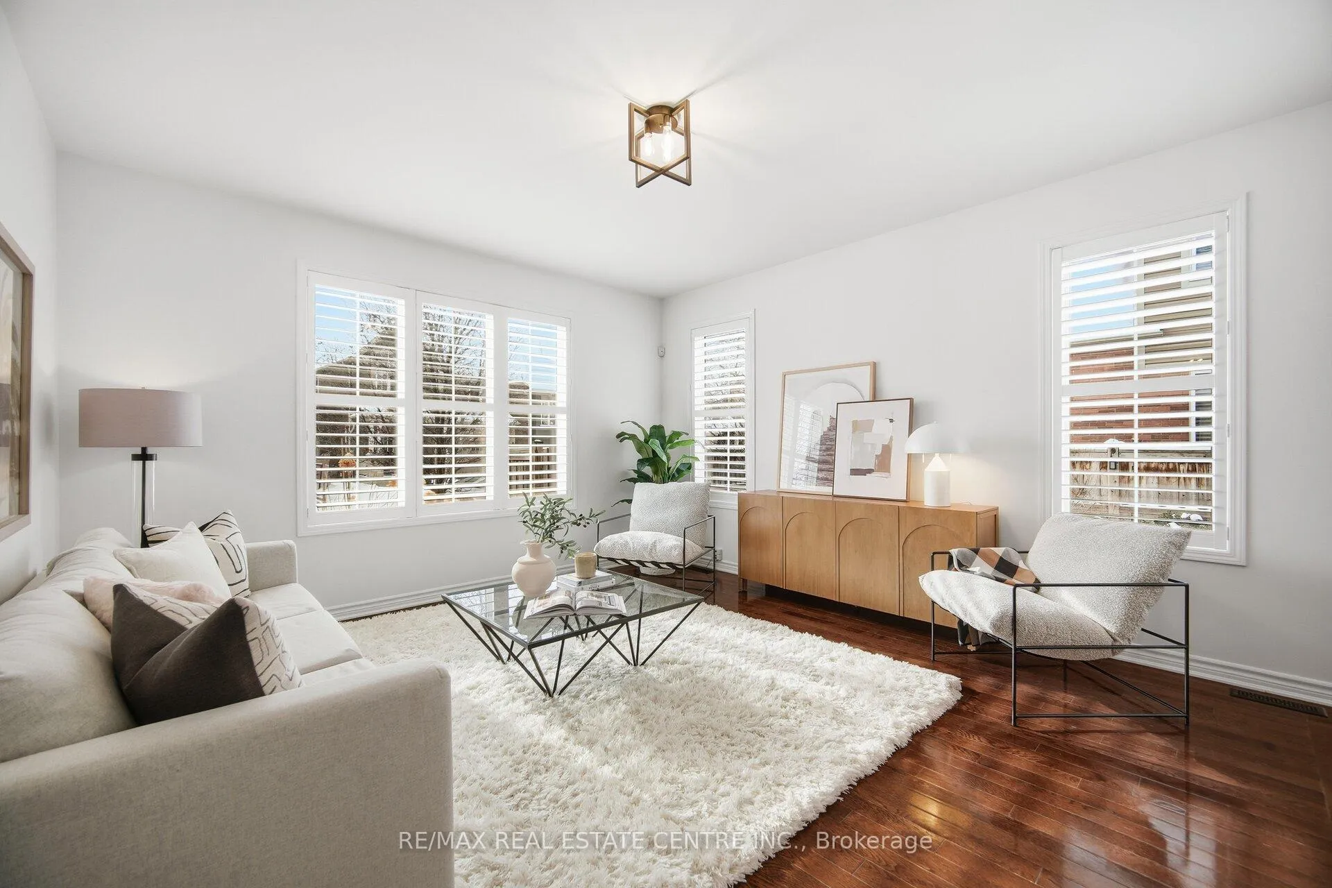 Photo 13 of 700 Gervais Terrace, Milton, Coates — HOMEH