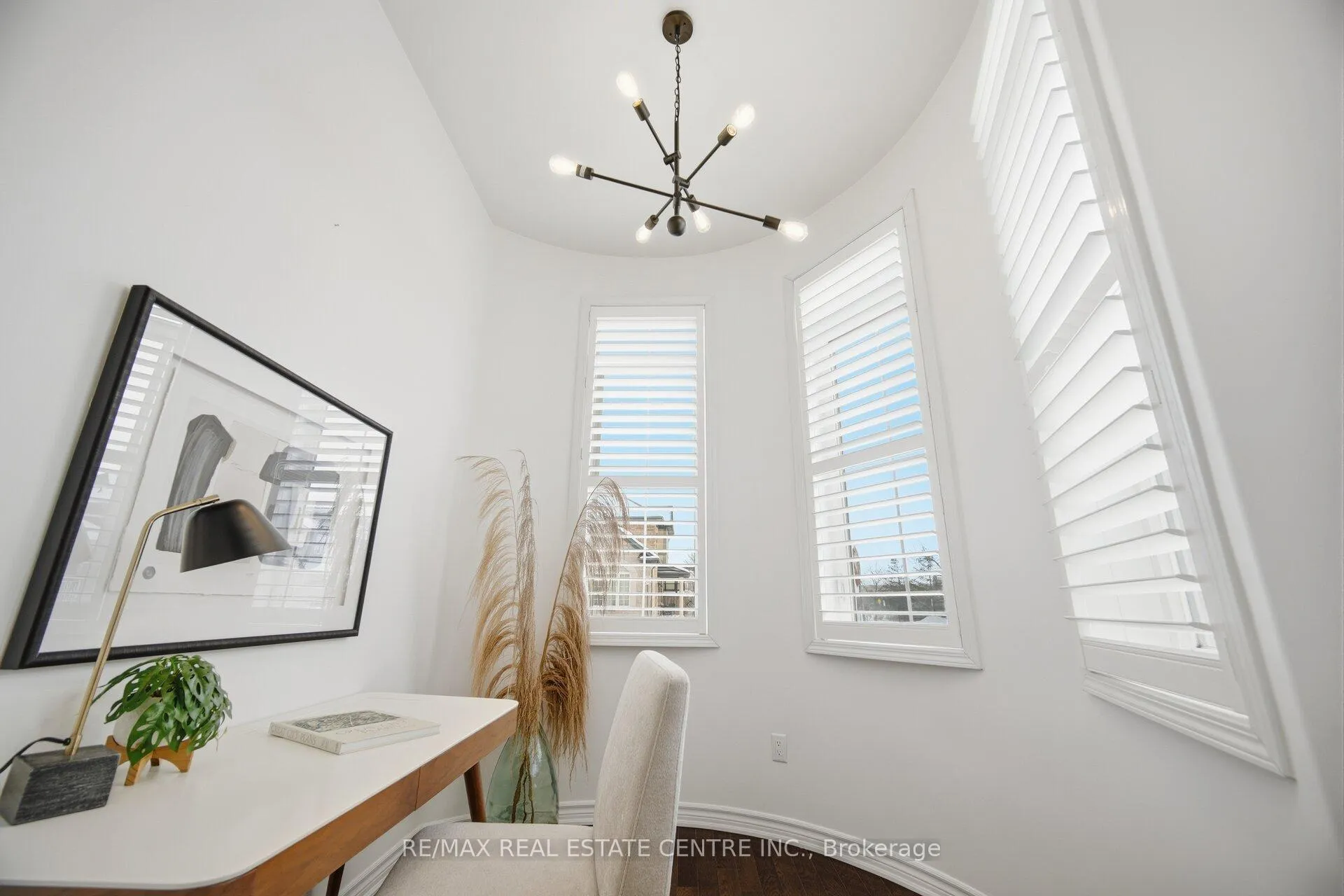 Photo 21 of 700 Gervais Terrace, Milton, Coates — HOMEH