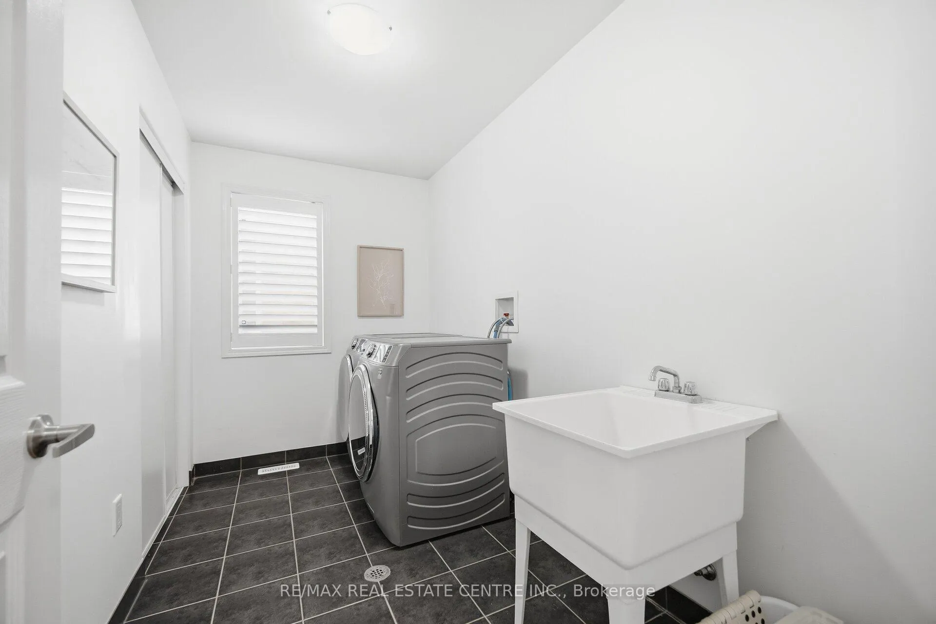 Photo 35 of 700 Gervais Terrace, Milton, Coates — HOMEH