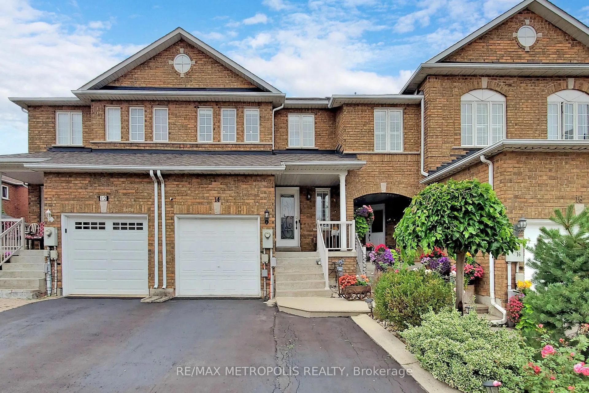 Photo 1 of 14 Piazza Crescent, Vaughan, West Woodbridge — HOMEH