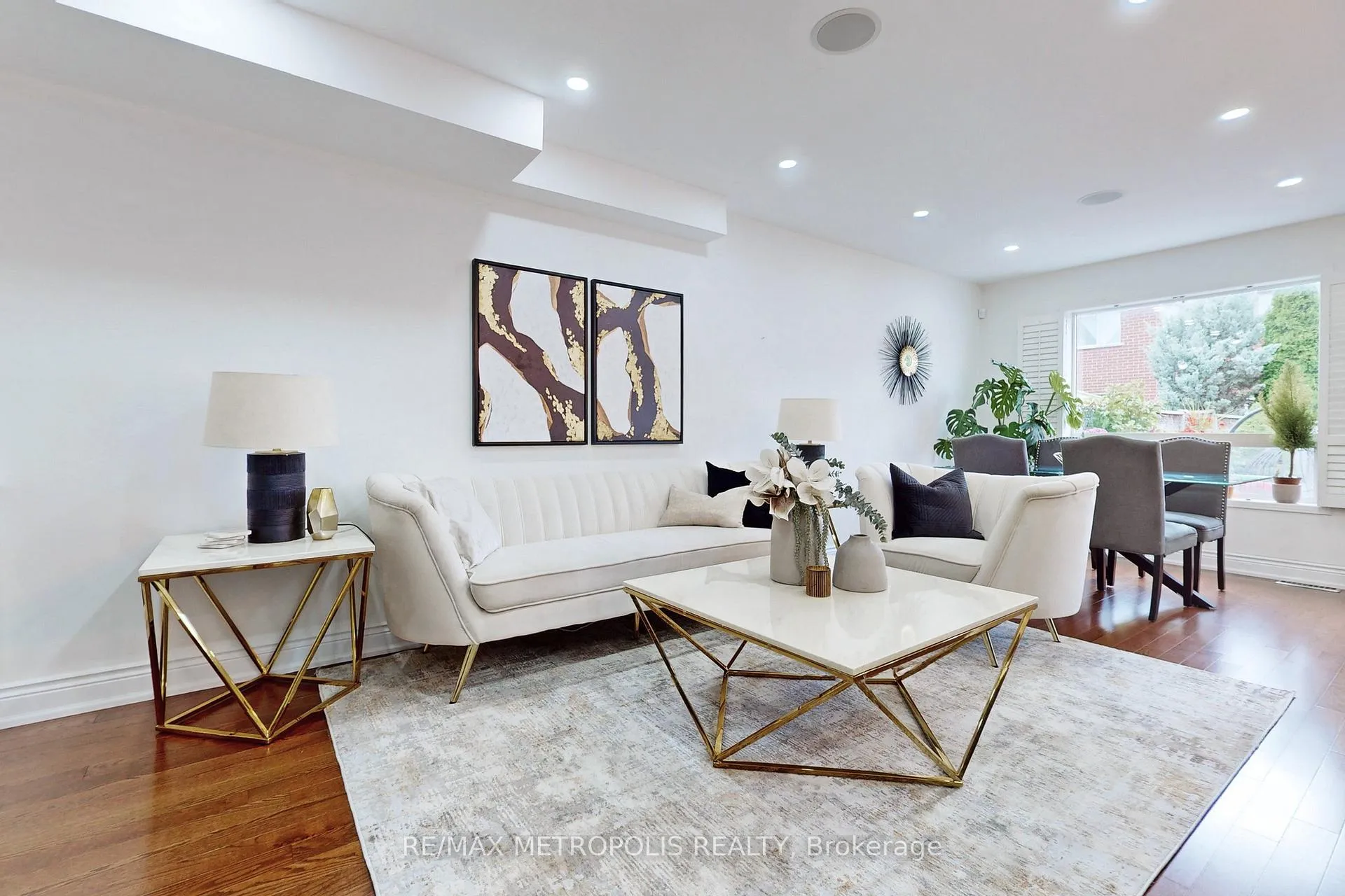 Photo 4 of 14 Piazza Crescent, Vaughan, West Woodbridge — HOMEH
