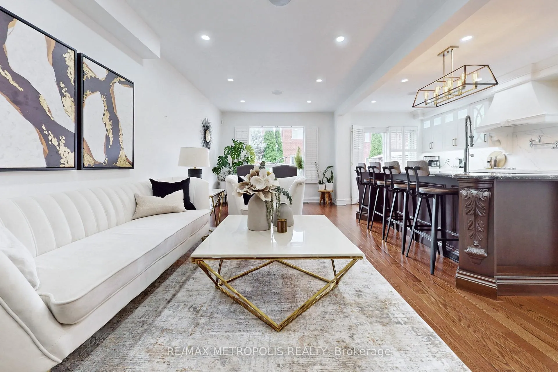 Photo 5 of 14 Piazza Crescent, Vaughan, West Woodbridge — HOMEH