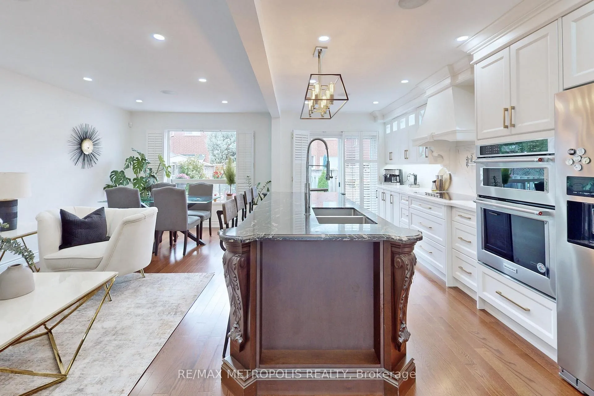 Photo 10 of 14 Piazza Crescent, Vaughan, West Woodbridge — HOMEH
