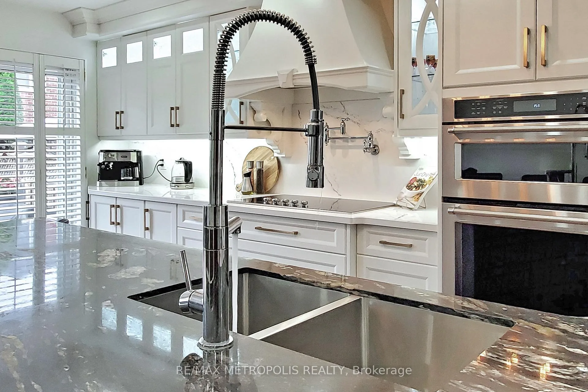 Photo 12 of 14 Piazza Crescent, Vaughan, West Woodbridge — HOMEH