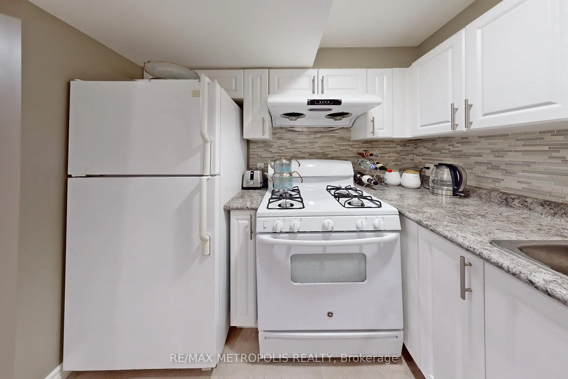 Photo 30 of 14 Piazza Crescent, Vaughan, West Woodbridge — HOMEH