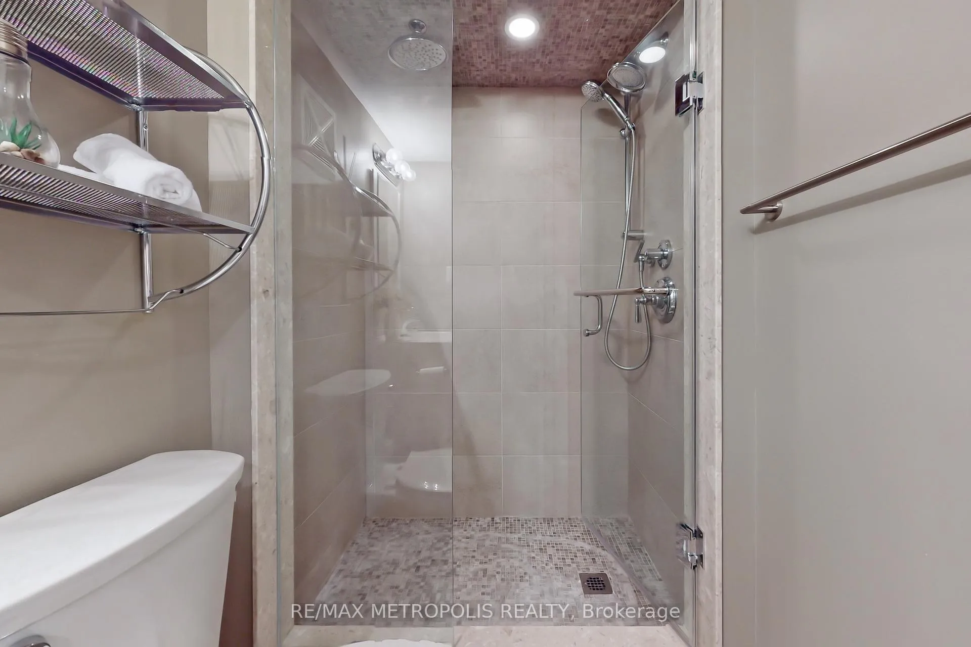 Photo 31 of 14 Piazza Crescent, Vaughan, West Woodbridge — HOMEH