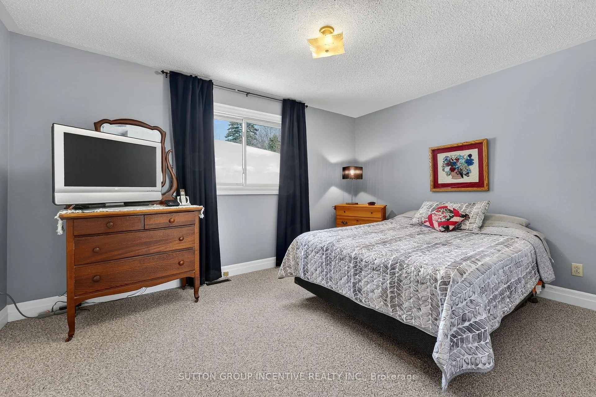 Photo 16 of 230 Edgehill Drive, Barrie, Letitia Heights — HOMEH