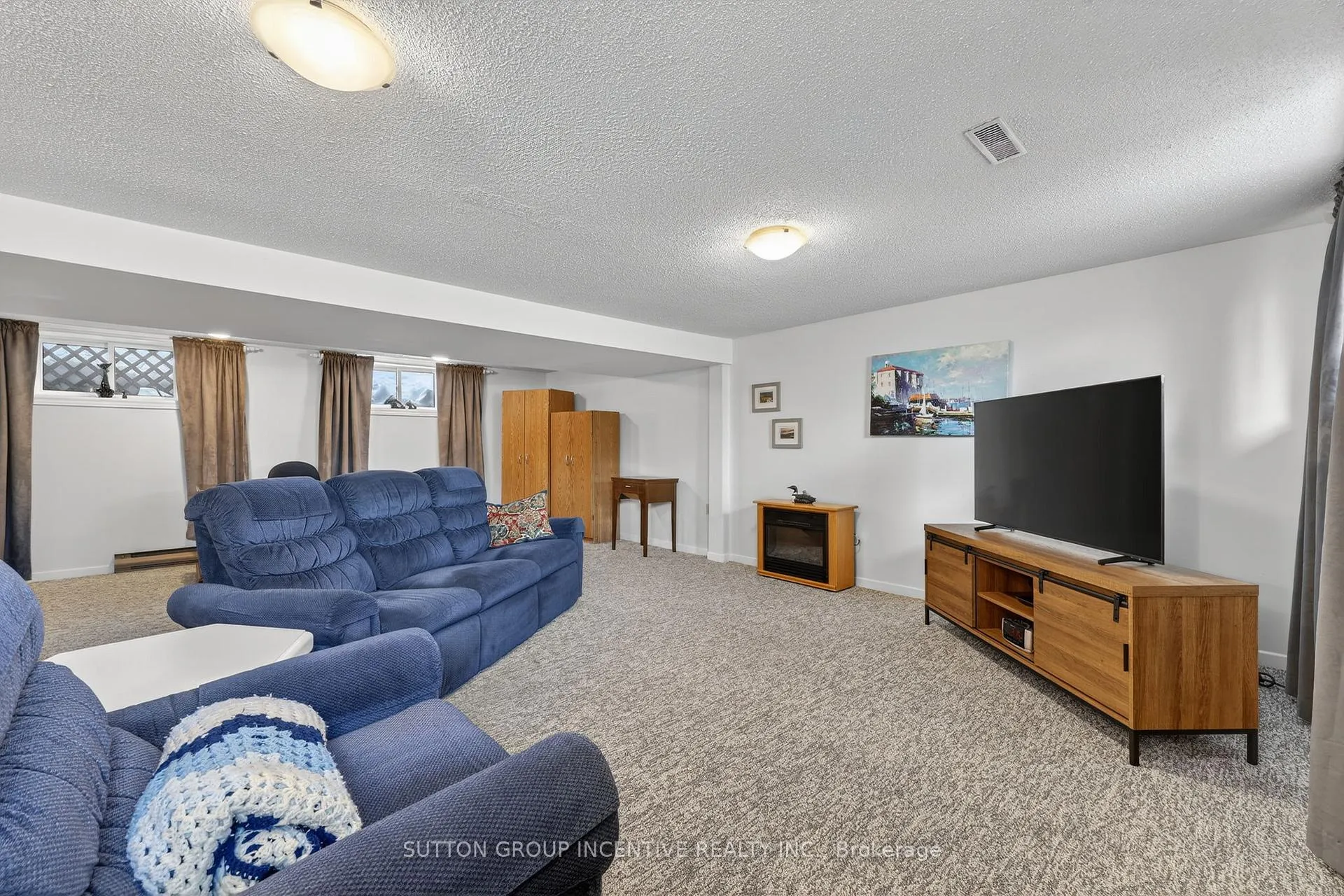 Photo 22 of 230 Edgehill Drive, Barrie, Letitia Heights — HOMEH