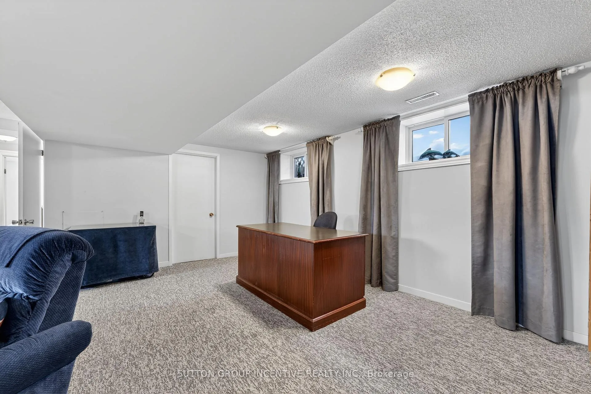 Photo 24 of 230 Edgehill Drive, Barrie, Letitia Heights — HOMEH