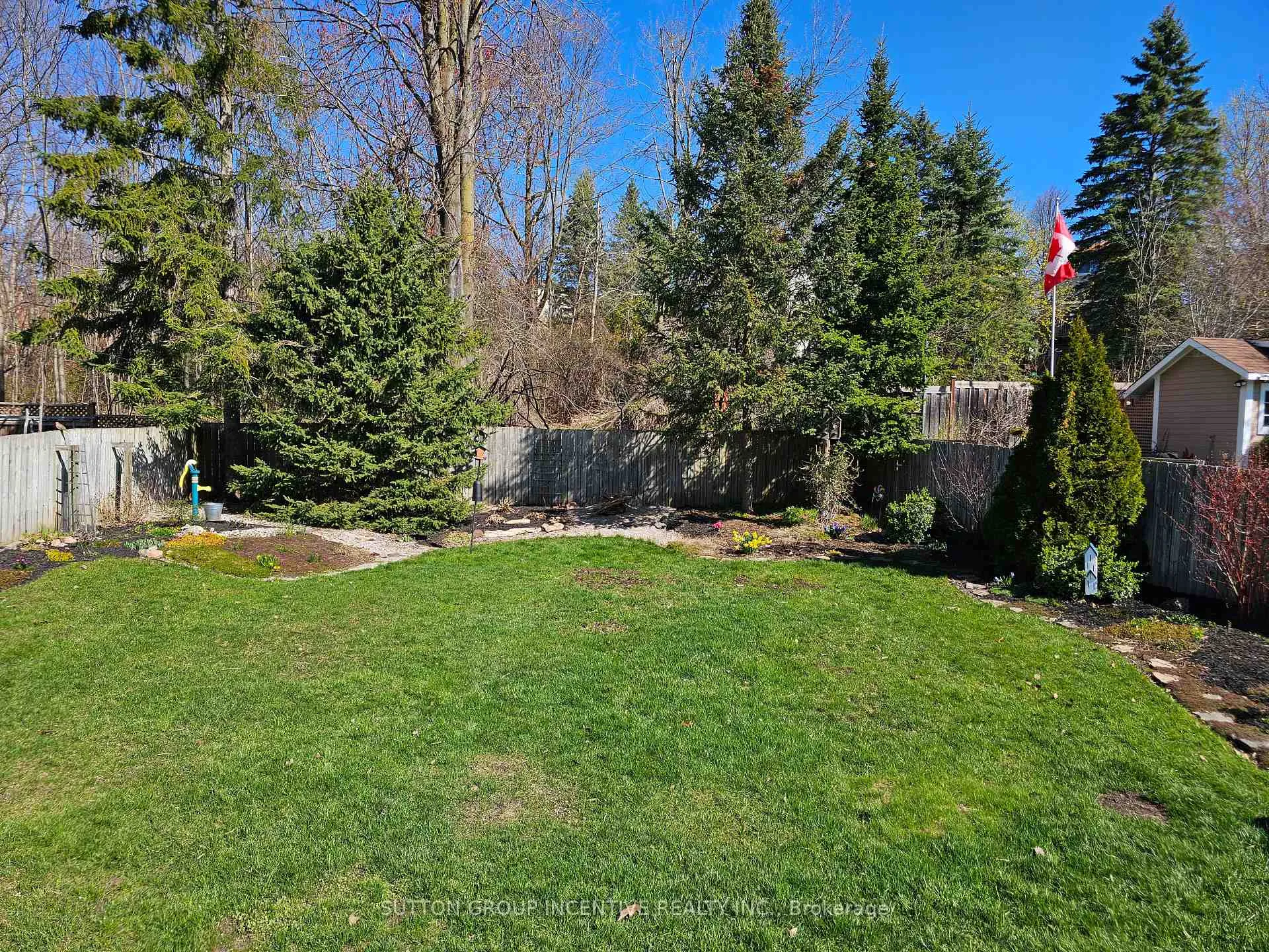 Photo 29 of 230 Edgehill Drive, Barrie, Letitia Heights — HOMEH