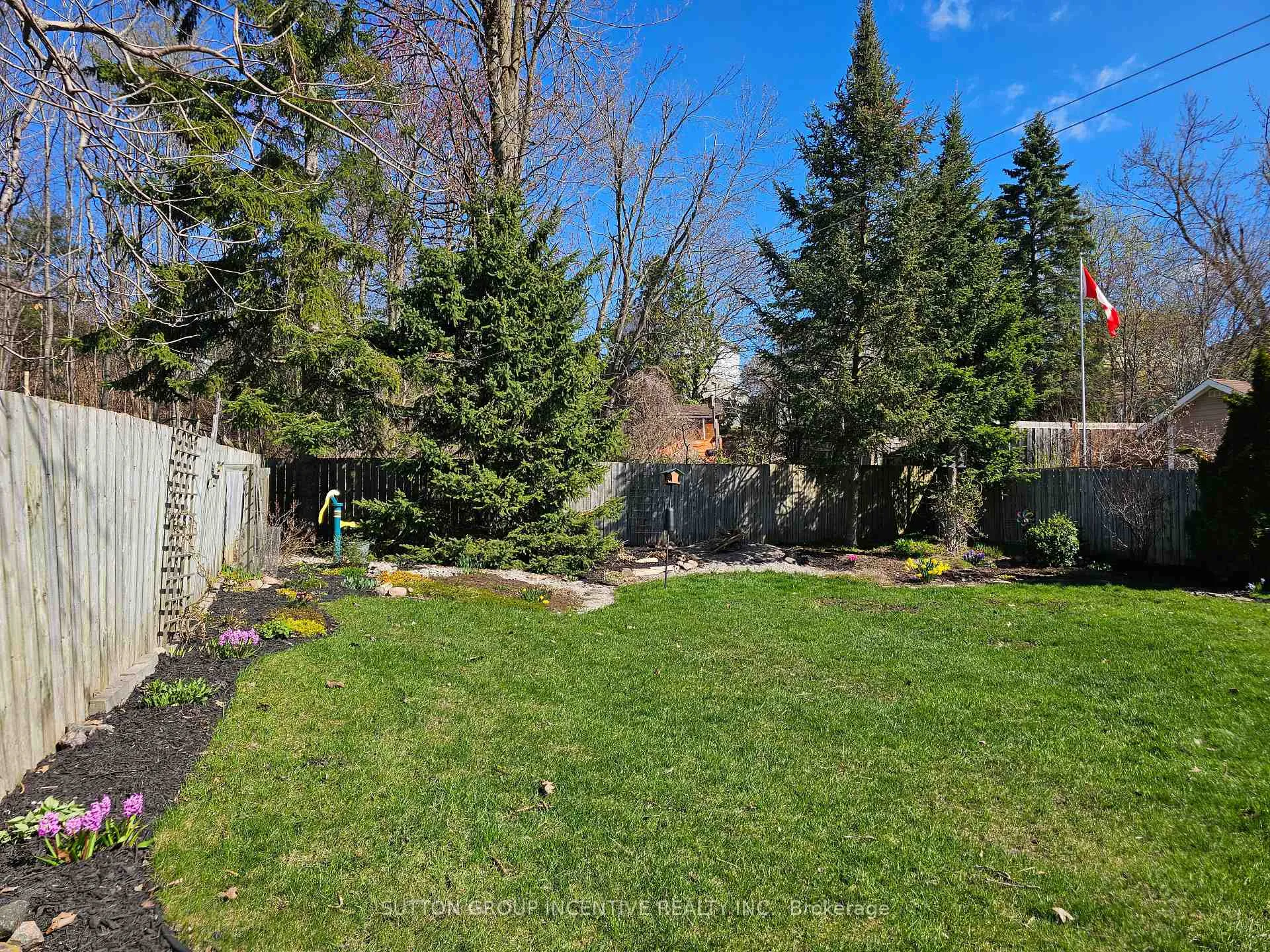 Photo 30 of 230 Edgehill Drive, Barrie, Letitia Heights — HOMEH