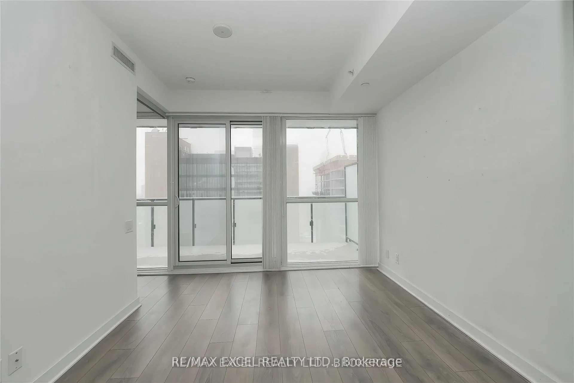 Photo 5 of Unit 2508, 15 Grenville Street, Toronto, Bay Street Corridor — HOMEH