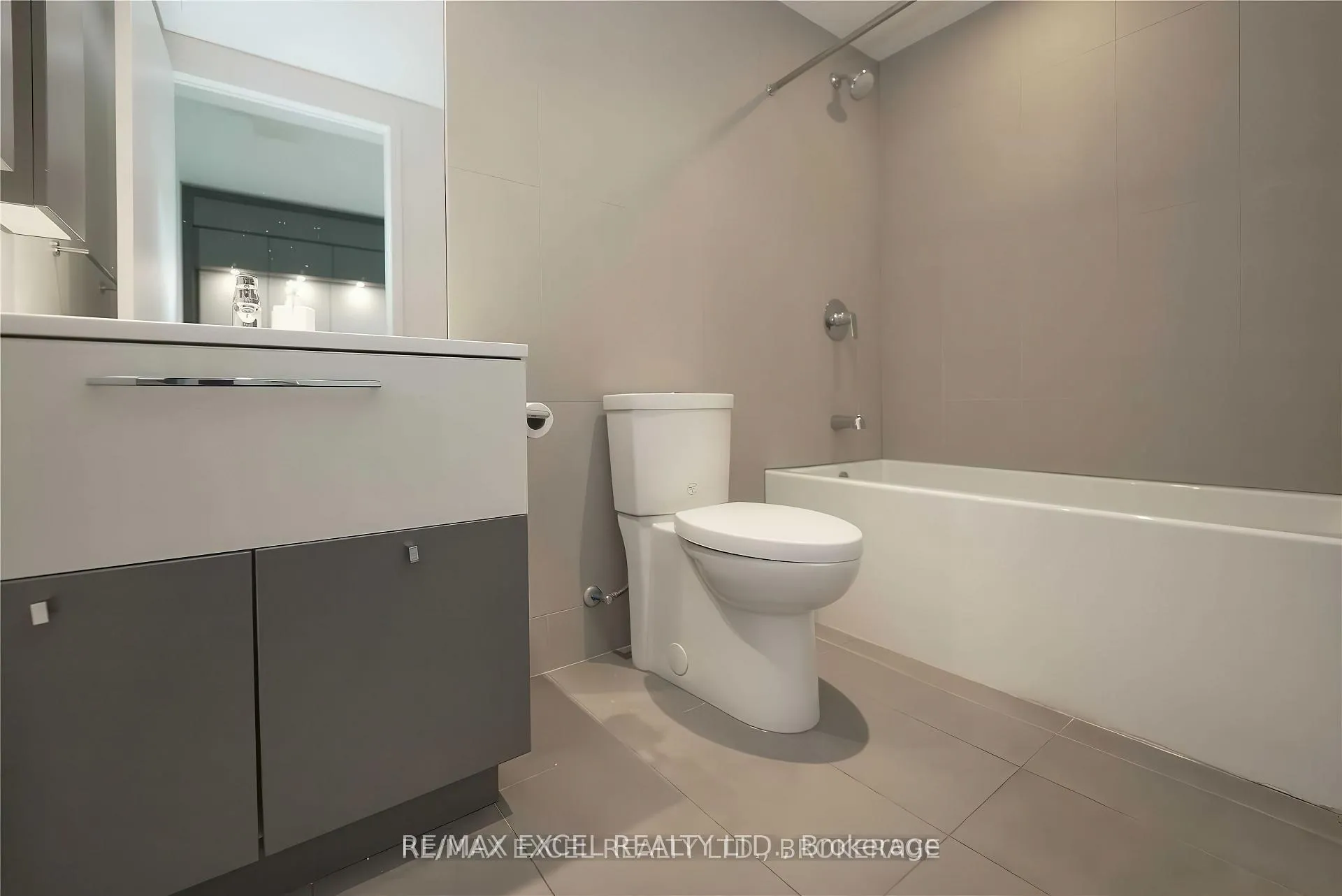 Photo 13 of Unit 2508, 15 Grenville Street, Toronto, Bay Street Corridor — HOMEH