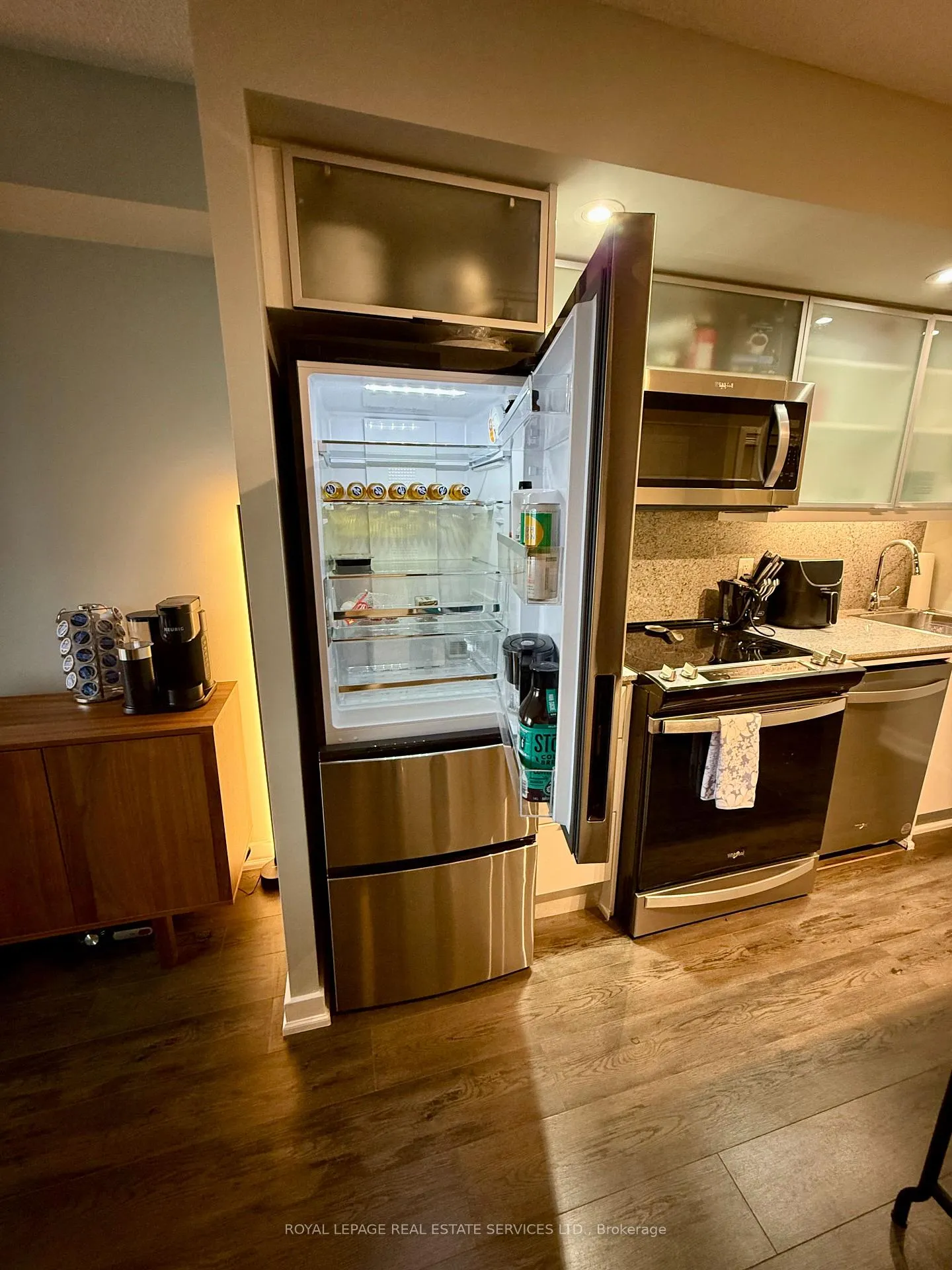 Photo 5 of Unit 3703, 25 Telegram Mews S, Toronto, Waterfront Communities — HOMEH