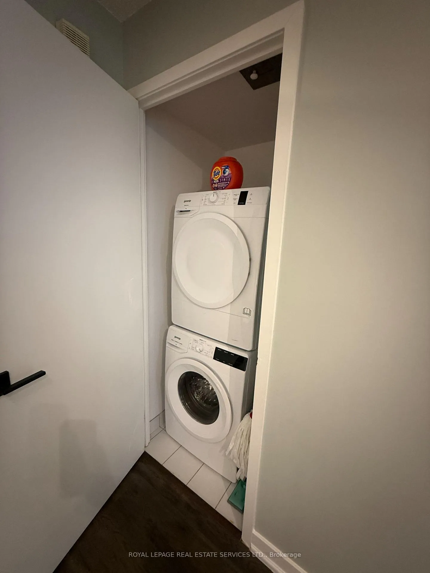 Photo 11 of Unit 3703, 25 Telegram Mews S, Toronto, Waterfront Communities — HOMEH