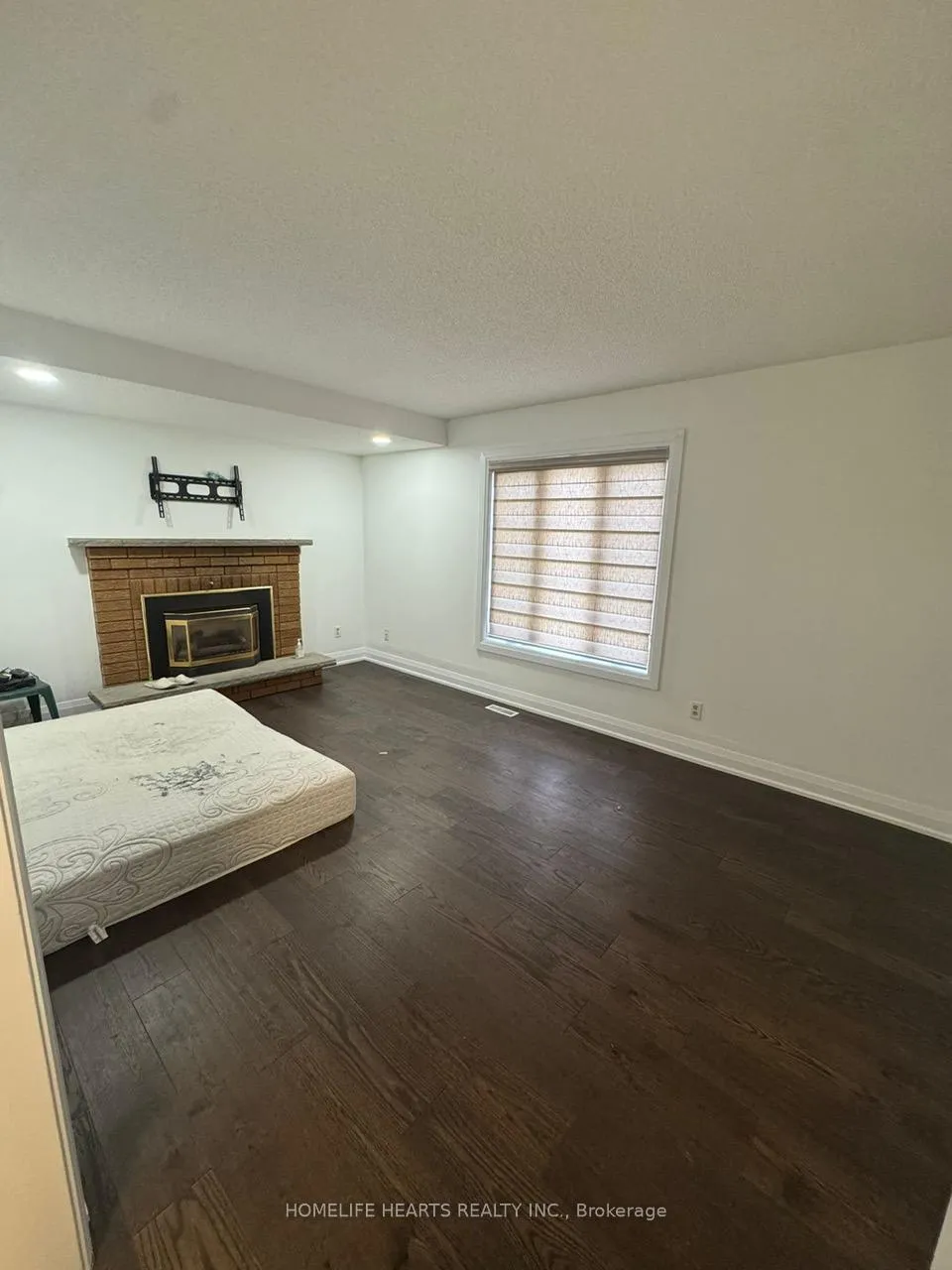 Photo 8 of 5 Burwash Court, Brampton, Heart Lake West — HOMEH