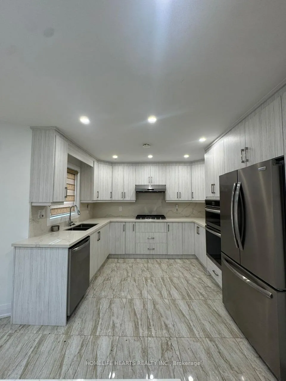 Photo 10 of 5 Burwash Court, Brampton, Heart Lake West — HOMEH