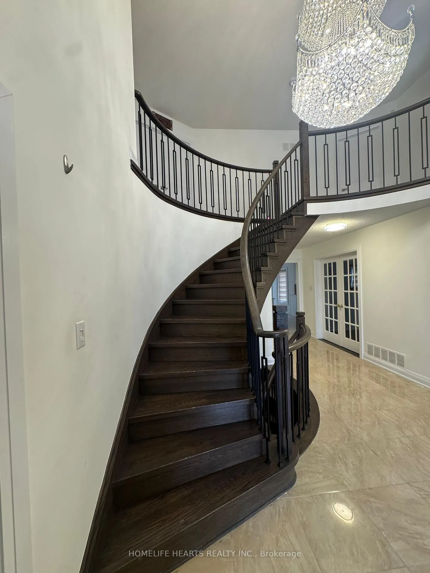Photo 14 of 5 Burwash Court, Brampton, Heart Lake West — HOMEH