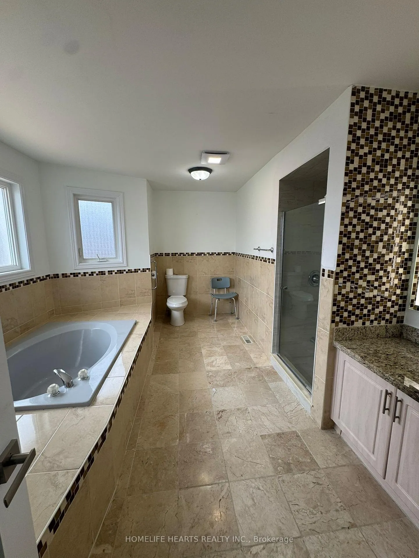 Photo 30 of 5 Burwash Court, Brampton, Heart Lake West — HOMEH