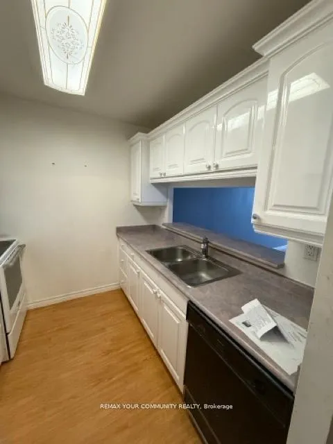 Photo 5 of Unit 812, 1665 Pickering Parkway, Pickering, Village East — HOMEH