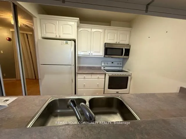 Photo 6 of Unit 812, 1665 Pickering Parkway, Pickering, Village East — HOMEH