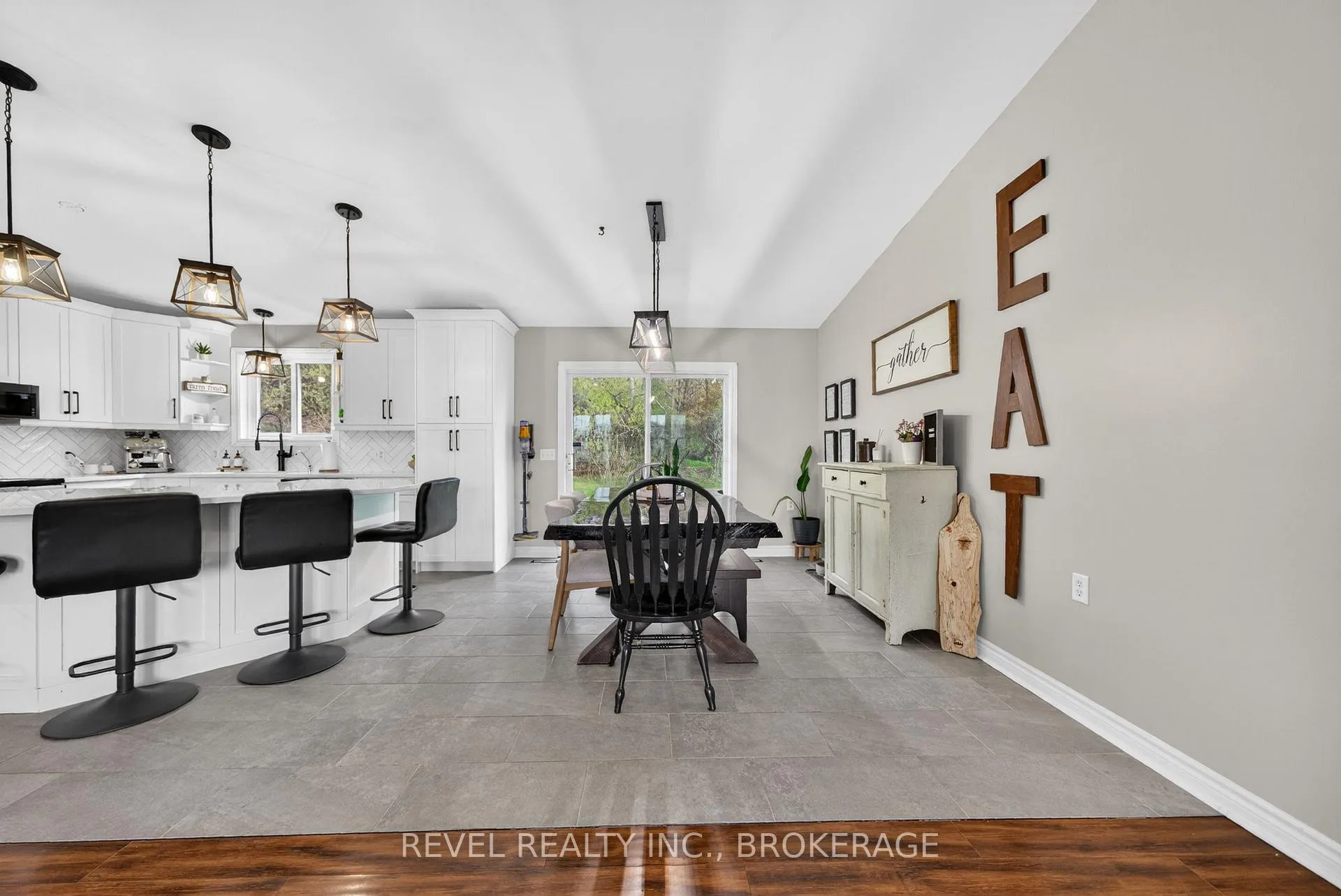 Photo 10 of 4095 Graham Road, Frontenac, Frontenac South — HOMEH