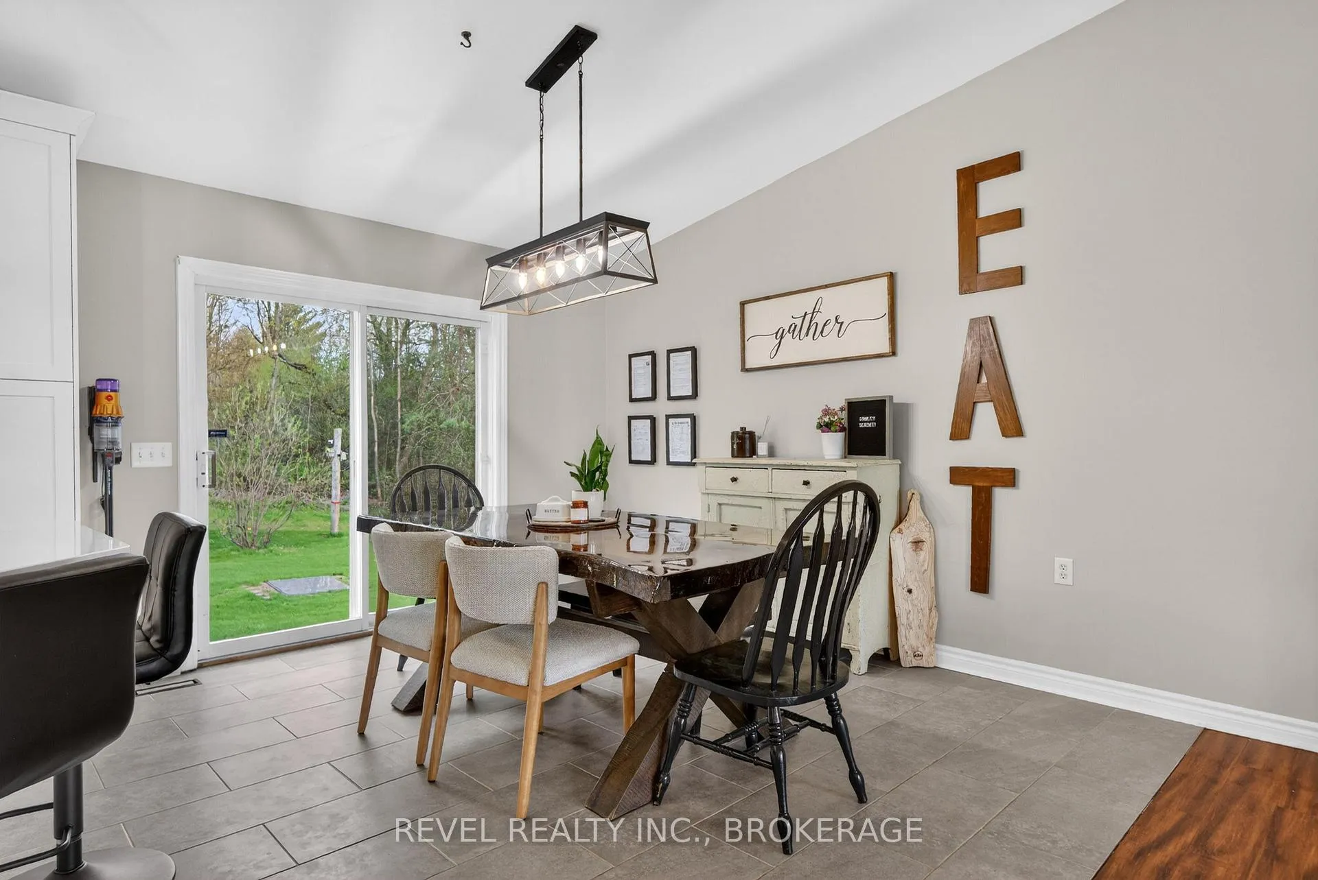 Photo 11 of 4095 Graham Road, Frontenac, Frontenac South — HOMEH
